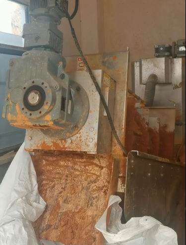 疊螺機維修怎么做？萬潔具備疊螺機維修能力